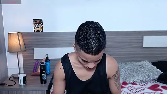 Snapshot of Liiamthompson chatting on 11/24/25, 11:49 Liiamthompson online show from 11/24/25, 11:49