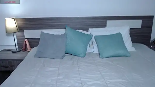 Liiamthompson online show from 03/06/26, 07:09