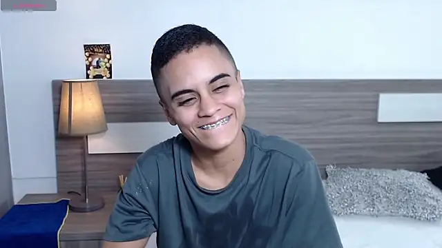 Snapshot of Liiamthompson chatting on 11/28/25, 09:48 Liiamthompson online show from 11/28/25, 09:48