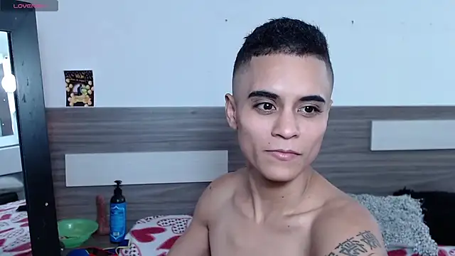 Snapshot of Liiamthompson chatting on 11/22/25, 09:24 Liiamthompson online show from 11/22/25, 09:24