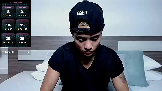 Liiamthompson online show from 03/20/26, 09:49