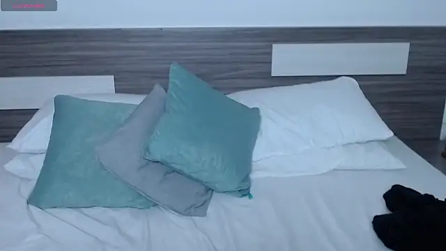 Liiamthompson online show from 03/22/26, 09:38