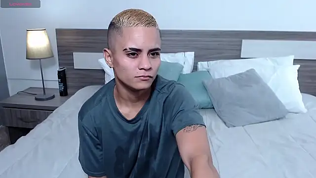 Liiamthompson online show from 03/11/26, 09:25