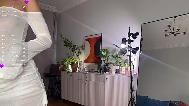 Snapshot of WhiteAnni chatting on 10/11/25, 04:35 WhiteAnni online show from 10/11/25, 04:35
