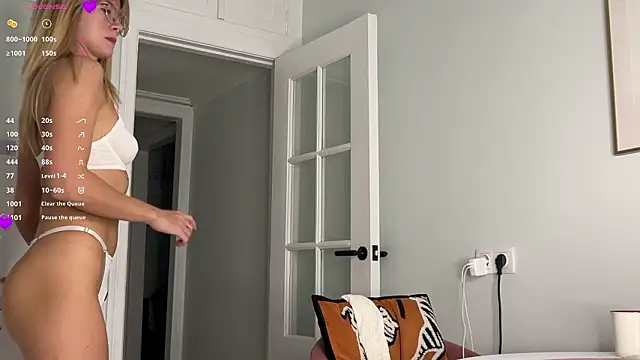 WhiteAnni online show from 03/22/26, 04:27