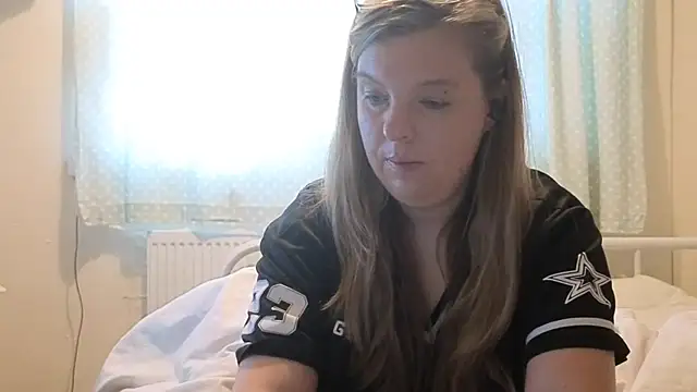 Snapshot of Demi_WelshX chatting on 10/20/25, 08:37 Demi WelshX online show from 10/20/25, 08:37