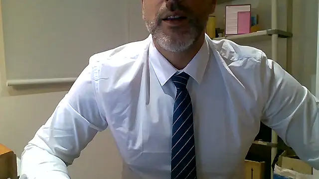 Snapshot of 66MA69 chatting on 12/16/25, 06:23 66MA69 online show from 12/16/25, 06:23