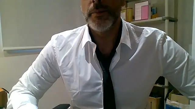 Snapshot of 66MA69 chatting on 12/19/25, 04:42 66MA69 online show from 12/19/25, 04:42