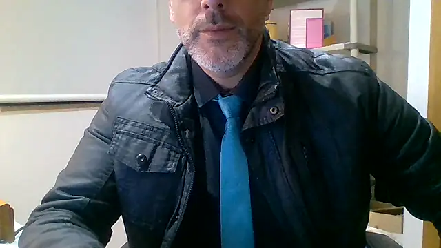 Snapshot of 66MA69 chatting on 12/15/25, 06:03 66MA69 online show from 12/15/25, 06:03