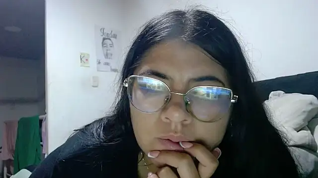 Snapshot of viccky_vick chatting on 06/17/26, 03:06 viccky vick online show from 06/17/26, 03:06