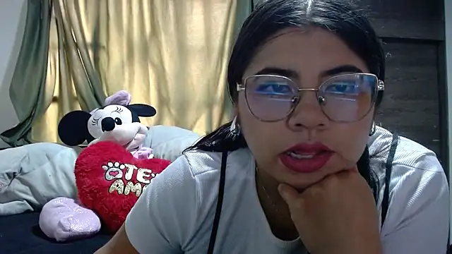 viccky vick online show from 11/11/25, 05:41