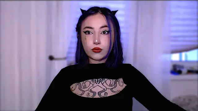 Snapshot of purplewitch chatting on 10/11/25, 12:50 purplewitch online show from 10/11/25, 12:50