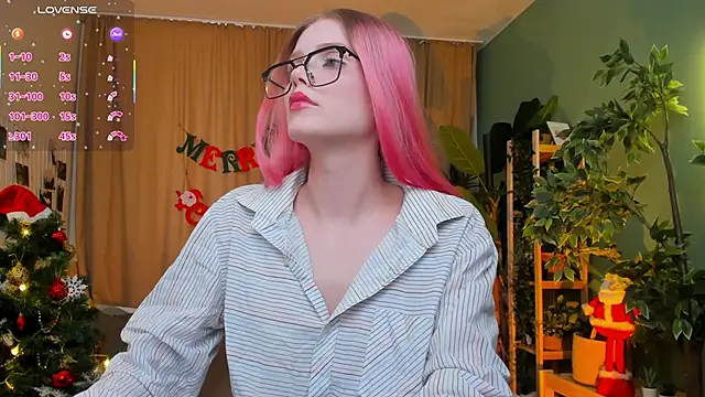 Gretchen Mol online show from 12/20/25, 07:33