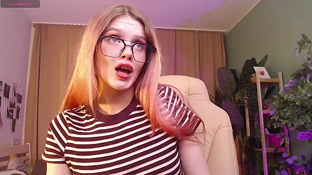 Gretchen Mol online show from 01/16/26, 07:34