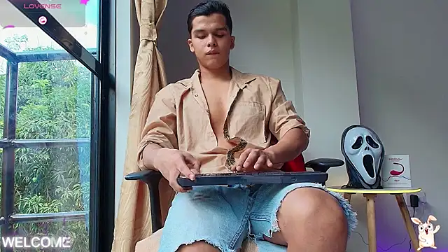 Dwayne Brown online show from 10/23/25, 01:21