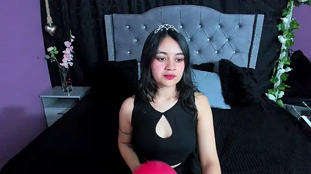 Lucy Harris online show from 02/28/25, 02:42