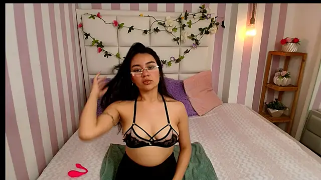 Lucy Harris online show from 03/06/25, 03:02