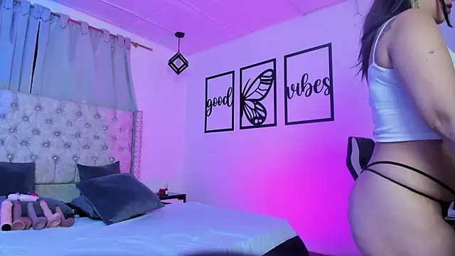 nicolee millerr online show from 04/02/26, 12:45