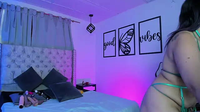 nicolee millerr online show from 03/26/26, 12:25