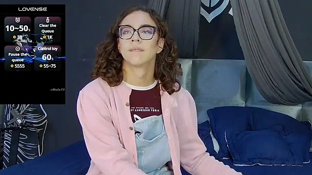 Snapshot of AuroraStartrainn chatting on 03/20/25, 12:43 AuroraStartrainn online show from 03/20/25, 12:43