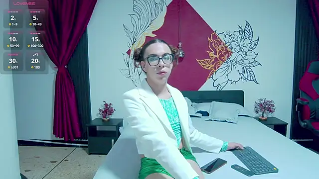 Snapshot of AuroraStartrainn chatting on 03/11/25, 01:01 AuroraStartrainn online show from 03/11/25, 01:01