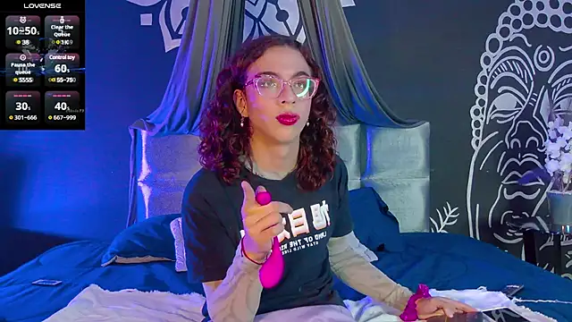 Snapshot of AuroraStartrainn chatting on 03/22/25, 12:25 AuroraStartrainn online show from 03/22/25, 12:25