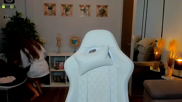 Anya-Ray online show from 11/11/25, 02:12