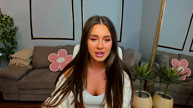 Anya-Ray online show from 04/20/26, 01:03
