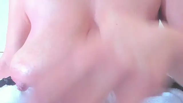 Snapshot of brigitho5 chatting on 04/07/26, 12:07 brigitho5 online show from 04/07/26, 12:07