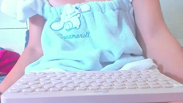 Snapshot of brigitho5 chatting on 04/05/26, 01:56 brigitho5 online show from 04/05/26, 01:56