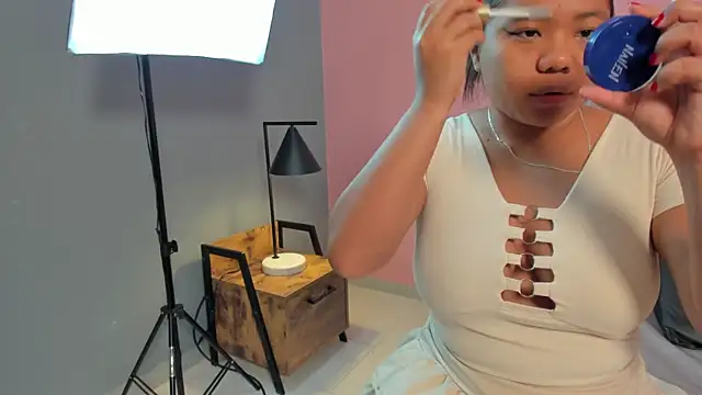 yeikafoxy online show from 04/18/26, 10:50