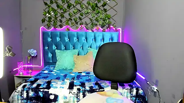 Snapshot of IZZY_BEAUTIFUL chatting on 03/06/25, 11:42 IZZY BEAUTIFUL online show from 03/06/25, 11:42