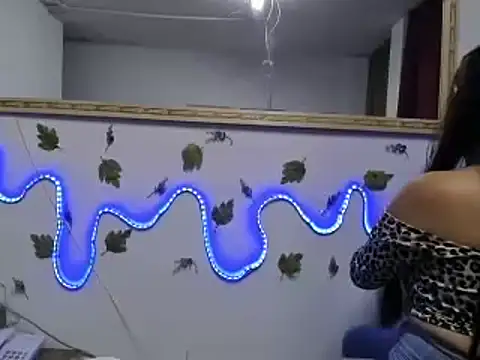 Snapshot of IZZY_BEAUTIFUL chatting on 02/25/25, 11:37 IZZY BEAUTIFUL online show from 02/25/25, 11:37