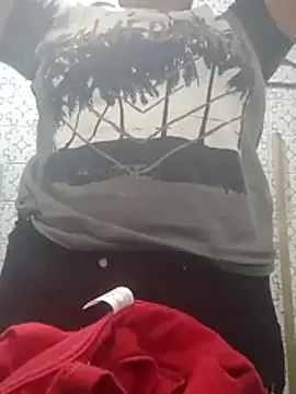 Snapshot of alexandraluv chatting on 01/10/26, 12:06 alexandraluv online show from 01/10/26, 12:06