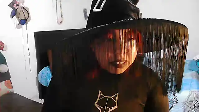 alexandraluv online show from 10/30/25, 10:06