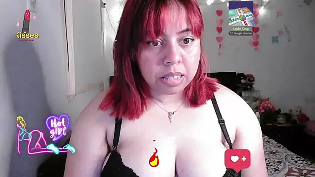 Snapshot of alexandraluv chatting on 02/06/26, 01:45 alexandraluv online show from 02/06/26, 01:45