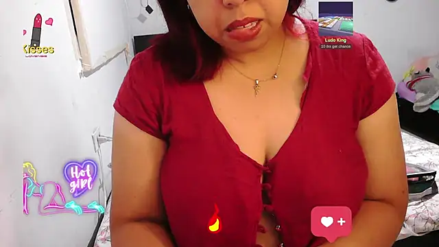 Snapshot of alexandraluv chatting on 02/25/26, 01:28 alexandraluv online show from 02/25/26, 01:28