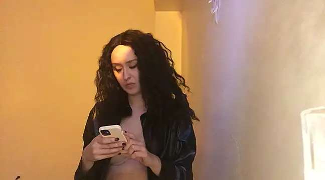 Snapshot of seductress444 chatting on 02/09/25, 06:16 seductress444 online show from 02/09/25, 06:16