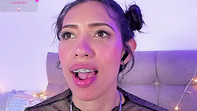 Snapshot of Miss_veronicaa2 chatting on 02/18/25, 06:26 Miss veronicaa2 online show from 02/18/25, 06:26