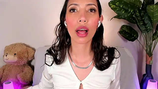 Miss veronicaa2 online show from 05/11/26, 01:23