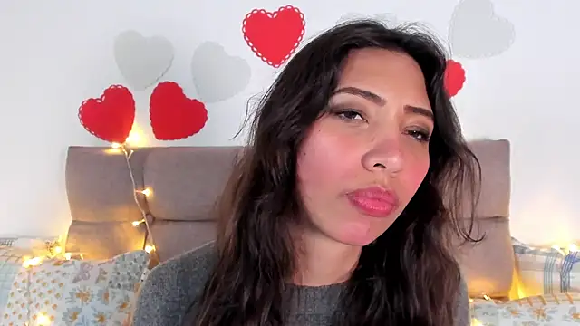 Snapshot of Miss_veronicaa2 chatting on 02/15/25, 01:16 Miss veronicaa2 online show from 02/15/25, 01:16