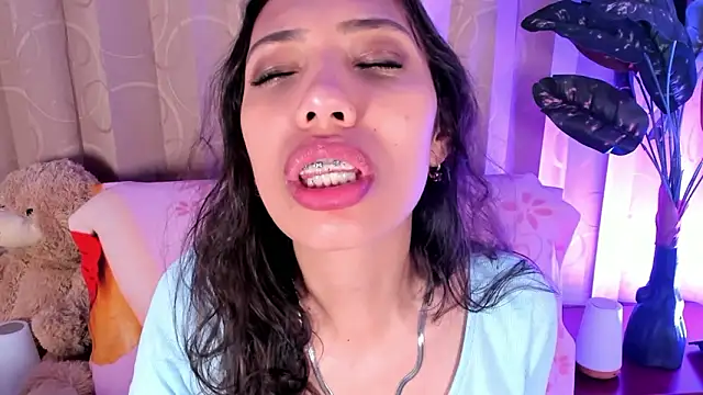 Miss veronicaa2 online show from 03/25/26, 01:10