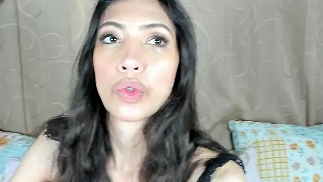 Snapshot of Miss_veronicaa2 chatting on 06/29/26, 01:11 Miss veronicaa2 online show from 06/29/26, 01:11
