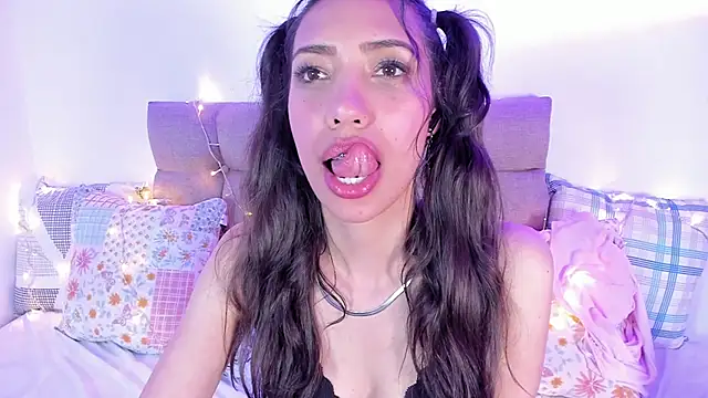 Snapshot of Miss_veronicaa2 chatting on 02/17/25, 07:12 Miss veronicaa2 online show from 02/17/25, 07:12