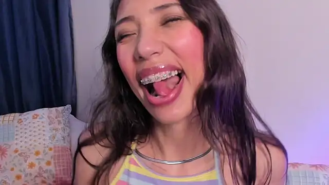 Miss veronicaa2 online show from 11/12/25, 01:59