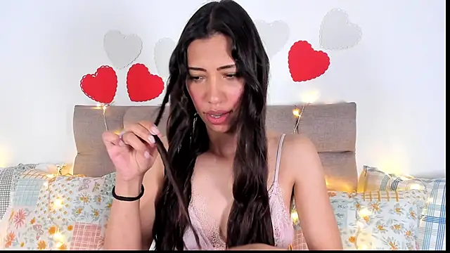 Snapshot of Miss_veronicaa2 chatting on 02/12/25, 12:22 Miss veronicaa2 online show from 02/12/25, 12:22