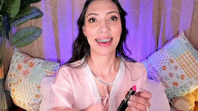 Snapshot of Miss_veronicaa2 chatting on 06/02/26, 01:11 Miss veronicaa2 online show from 06/02/26, 01:11