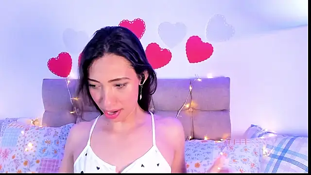 Snapshot of Miss_veronicaa2 chatting on 02/14/25, 12:03 Miss veronicaa2 online show from 02/14/25, 12:03