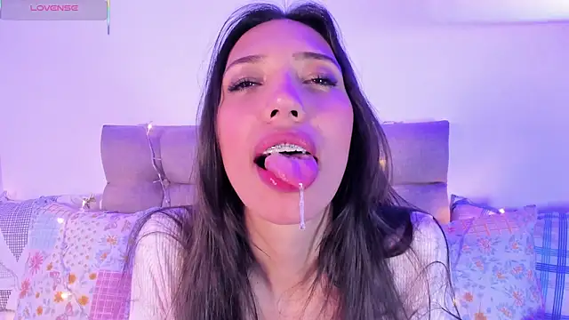 Snapshot of Miss_veronicaa2 chatting on 02/06/25, 06:46 Miss veronicaa2 online show from 02/06/25, 06:46