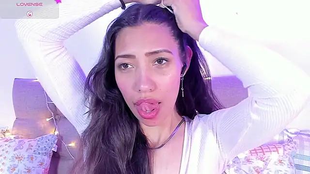 Snapshot of Miss_veronicaa2 chatting on 02/17/25, 04:06 Miss veronicaa2 online show from 02/17/25, 04:06